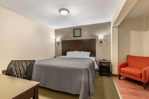 Rodeway Inn Lake George Outlets image 18